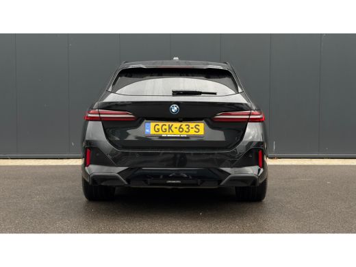 BMW 5 Serie Touring 530e 299pk M-SPORT Pro | 360 Camera | Leder | Trekhaak | Harman/Kardon | Adaptive Cruise ... ActivLease financial lease
