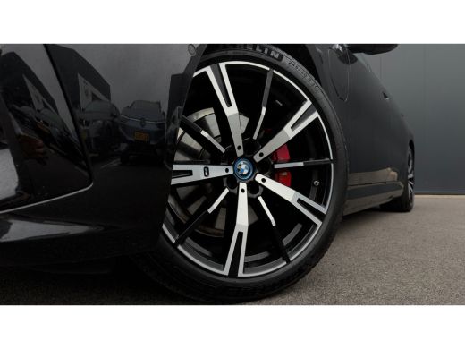 BMW 5 Serie Touring 530e 299pk M-SPORT Pro | 360 Camera | Leder | Trekhaak | Harman/Kardon | Adaptive Cruise ... ActivLease financial lease