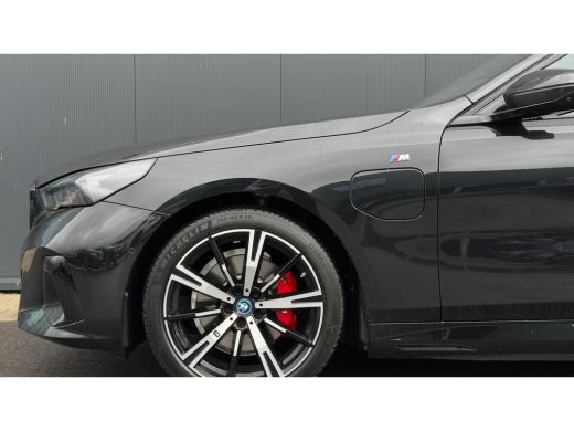 BMW 5 Serie Touring 530e 299pk M-SPORT Pro | 360 Camera | Leder | Trekhaak | Harman/Kardon | Adaptive Cruise ... ActivLease financial lease