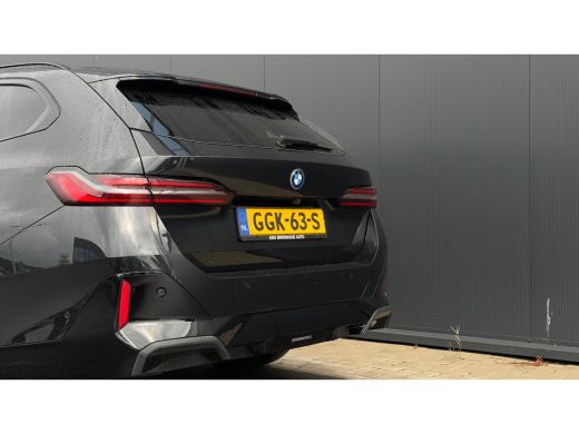 BMW 5 Serie Touring 530e 299pk M-SPORT Pro | 360 Camera | Leder | Trekhaak | Harman/Kardon | Adaptive Cruise ... ActivLease financial lease