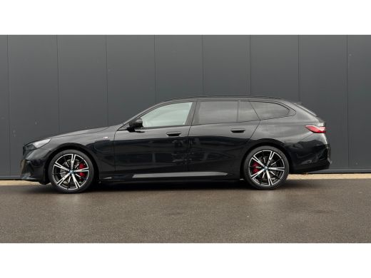 BMW 5 Serie Touring 530e 299pk M-SPORT Pro | 360 Camera | Leder | Trekhaak | Harman/Kardon | Adaptive Cruise ... ActivLease financial lease