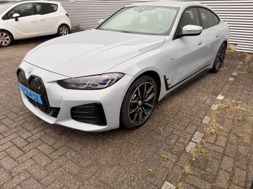 BMW i4 eDrive40 High Executive 84 kWh / ELEKTROMOTOR DEFECT / ActivLease financial lease