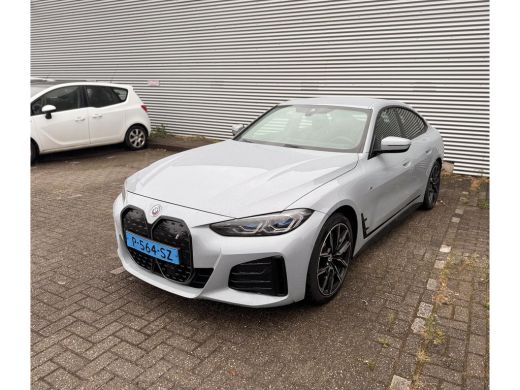 BMW i4 eDrive40 High Executive 84 kWh / ELEKTROMOTOR DEFECT / ActivLease financial lease