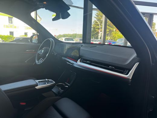 BMW iX1 xDrive30 M-SPORT (230kW/313pk) ** LED, LEDER, PANO, DRIV. ASS+, 20-inch LMV ** 1e EIG - UNFALLFRE... ActivLease financial lease