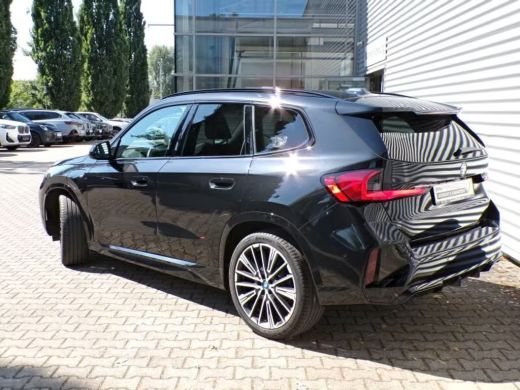 BMW iX1 xDrive30 M-SPORT (230kW/313pk) ** LED, LEDER, PANO, DRIV. ASS+, 20-inch LMV ** 1e EIG - UNFALLFRE... ActivLease financial lease