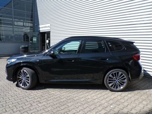 BMW iX1 xDrive30 M-SPORT (230kW/313pk) ** LED, LEDER, PANO, DRIV. ASS+, 20-inch LMV ** 1e EIG - UNFALLFRE... ActivLease financial lease