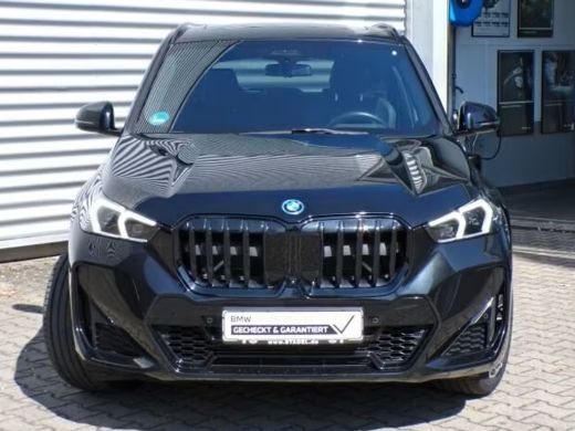 BMW iX1 xDrive30 M-SPORT (230kW/313pk) ** LED, LEDER, PANO, DRIV. ASS+, 20-inch LMV ** 1e EIG - UNFALLFRE... ActivLease financial lease
