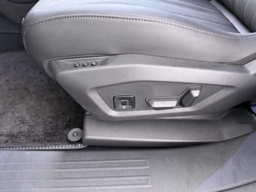 DS N&deg;8 Pallas Black Edition | Proximity Keyless Entry ActivLease financial lease