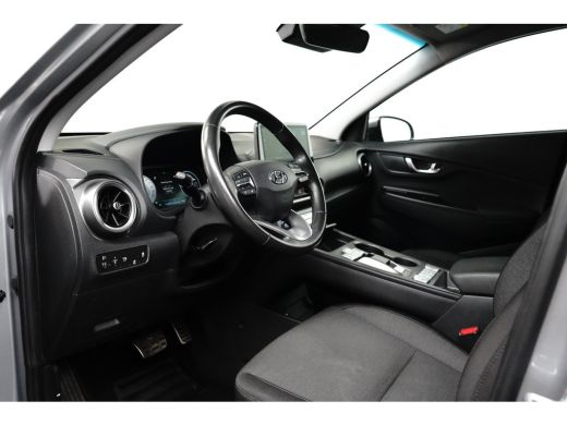 Hyundai Kona Comfort 64 kWh | Achterbank in delen neerklapbaar | Achteruitrijcamera | Airco (automatisch) ActivLease financial lease