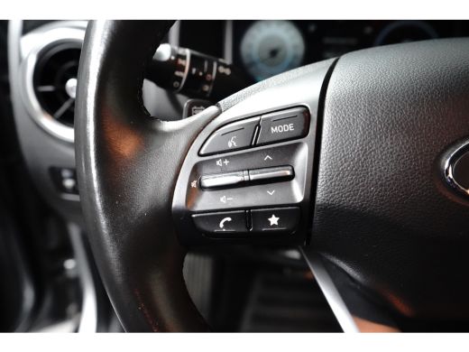 Hyundai Kona Comfort 64 kWh | Achterbank in delen neerklapbaar | Achteruitrijcamera | Airco (automatisch) ActivLease financial lease