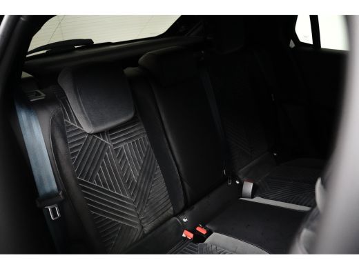 Lancia Ypsilon LX 54 kWh Alcantara Bekleding | Camera Voor + Achter | Adaptieve Cruise | 17" Lichtmetaal | Stoel... ActivLease financial lease