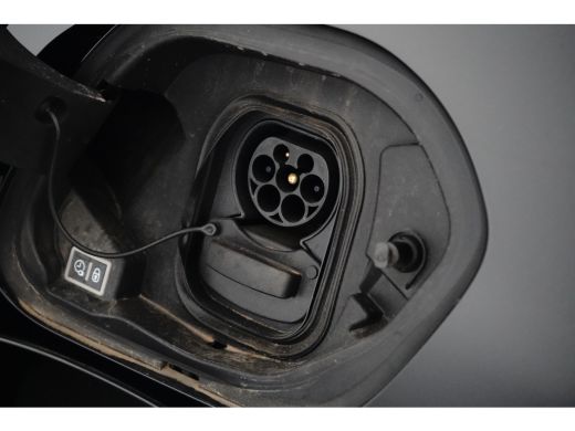 Lancia Ypsilon LX 54 kWh Alcantara Bekleding | Camera Voor + Achter | Adaptieve Cruise | 17" Lichtmetaal | Stoel... ActivLease financial lease