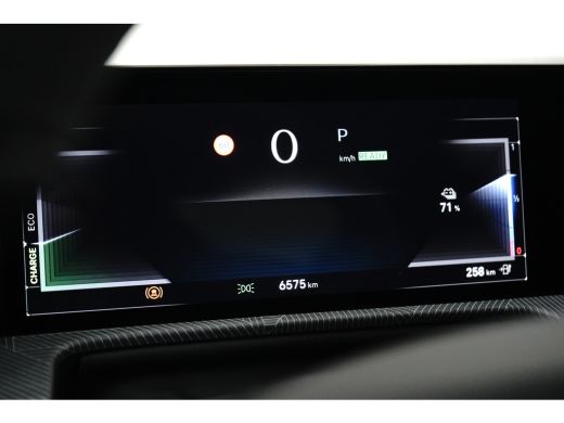 Lancia Ypsilon LX 54 kWh Alcantara Bekleding | Camera Voor + Achter | Adaptieve Cruise | 17" Lichtmetaal | Stoel... ActivLease financial lease