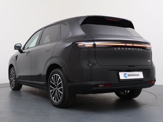 Leapmotor B10 Design ProMax 67.1 kWh | &euro;1500,- korting !! | Vanaf &euro;499,- Private Lease per maand ! | Panoramada... ActivLease financial lease