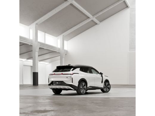 Lynk & Co 08 1.5 More | 11 kW lader | Achterbank verwarmd | Airco separaat achter ActivLease financial lease