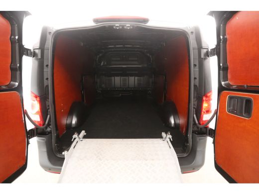 Mercedes-Benz Vito 114 CDI Lang | Automaat | Airco | Cruise | Camera | Carplay | 2xSchuifdeur | Trekhaak | Oprijplaat ActivLease financial lease