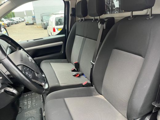Opel Vivaro 2.0 BlueHDi 145pk L2 Automaat Airco Navigatie Camera ActivLease financial lease