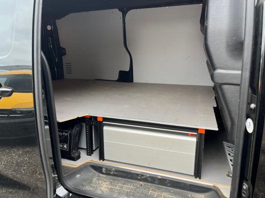 Opel Vivaro 2.0 BlueHDi 145pk L2 Automaat Airco Navigatie Camera ActivLease financial lease