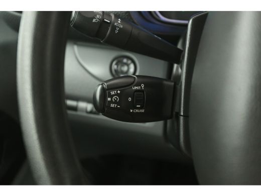 Opel Vivaro-e L3H1 75 kWh | Snelladen | SOH 91% | Airco | Cruise | Camera | 3 Zits | HuD | Carplay | Parkeersens. ActivLease financial lease