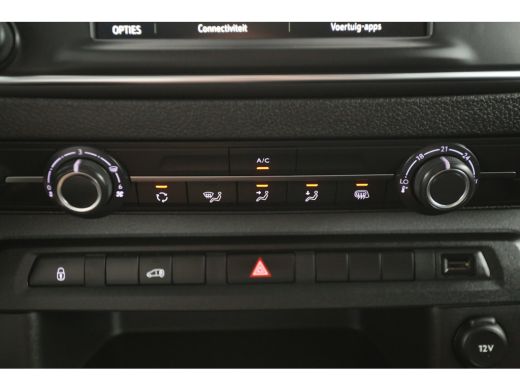 Opel Vivaro-e L3H1 75 kWh | Snelladen | SOH 91% | Airco | Cruise | Camera | 3 Zits | HuD | Carplay | Parkeersens. ActivLease financial lease