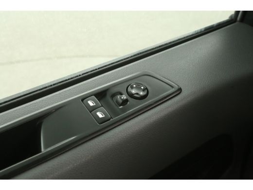 Opel Vivaro-e L3H1 75 kWh | Snelladen | SOH 91% | Airco | Cruise | Camera | 3 Zits | HuD | Carplay | Parkeersens. ActivLease financial lease