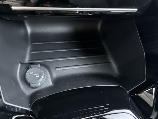 Peugeot 208 | Demo Deal | GT, | 17'' lichtmetalen velgen 'YANAKA', afgewerkt in zwart Orbital met glanzende m... ActivLease financial lease