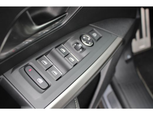 Peugeot 3008 1.6 plug-in Hybrid 195 GT | Automaat | Panorama/schuifdak | Luxe stoelen | Massage | Alcantara | ... ActivLease financial lease