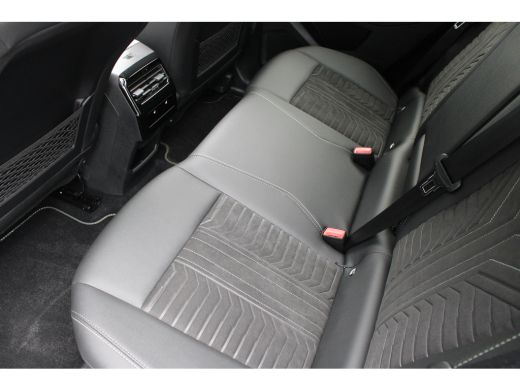 Peugeot 3008 1.6 plug-in Hybrid 195 GT | Automaat | Panorama/schuifdak | Luxe stoelen | Massage | Alcantara | ... ActivLease financial lease