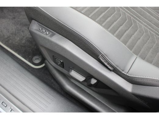 Peugeot 3008 1.6 plug-in Hybrid 195 GT | Automaat | Panorama/schuifdak | Luxe stoelen | Massage | Alcantara | ... ActivLease financial lease