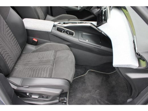 Peugeot 3008 1.6 plug-in Hybrid 195 GT | Automaat | Panorama/schuifdak | Luxe stoelen | Massage | Alcantara | ... ActivLease financial lease