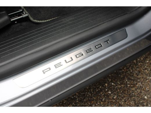 Peugeot 3008 1.6 plug-in Hybrid 195 GT | Automaat | Panorama/schuifdak | Luxe stoelen | Massage | Alcantara | ... ActivLease financial lease