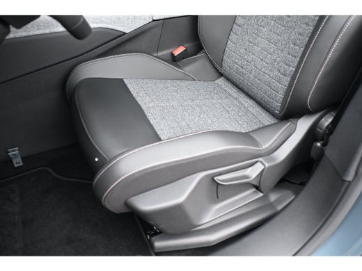 Peugeot 5008 1.2 Hybrid 145 Allure 7p Tot 8 Jaar Garantie! | 360 Camera | Adaptive Cruise | Navigatie | Dodeho... ActivLease financial lease