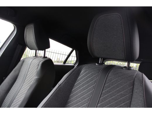 Peugeot e-2008 Allure | Active Safety Brake met camera en radar (automatisch noodremsysteem) met Distance Alert ... ActivLease financial lease