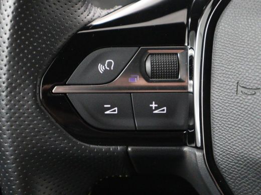 Peugeot e-208 | SOH 92,2% | Half leder | Stoelverwarming | Navigatie | Climate control | Carplay | Camera | Par... ActivLease financial lease