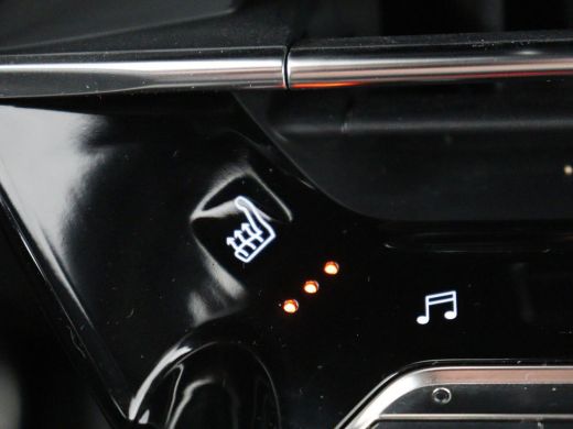 Peugeot e-208 | SOH 92,2% | Half leder | Stoelverwarming | Navigatie | Climate control | Carplay | Camera | Par... ActivLease financial lease