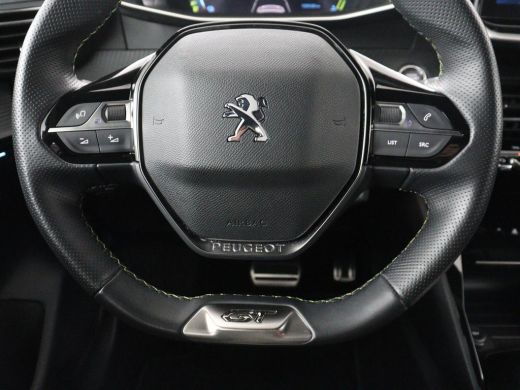 Peugeot e-208 | SOH 92,2% | Half leder | Stoelverwarming | Navigatie | Climate control | Carplay | Camera | Par... ActivLease financial lease