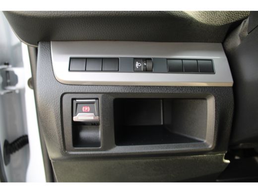 Peugeot e-Expert EV L2 75 kWh | 8 JAAR GARANTIE | CAMERA | NAVI | BETIMMERING | DRAADLOOS CARPLAY | COMFORT WAND | ActivLease financial lease