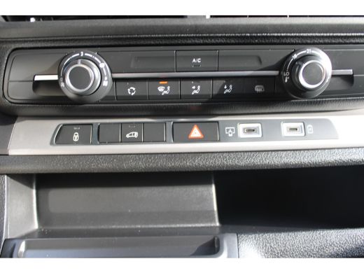Peugeot e-Expert EV L2 75 kWh | 8 JAAR GARANTIE | CAMERA | NAVI | BETIMMERING | DRAADLOOS CARPLAY | COMFORT WAND | ActivLease financial lease