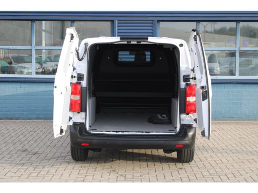 Peugeot e-Expert EV L2 75 kWh | 8 JAAR GARANTIE | CAMERA | NAVI | BETIMMERING | DRAADLOOS CARPLAY | COMFORT WAND | ActivLease financial lease