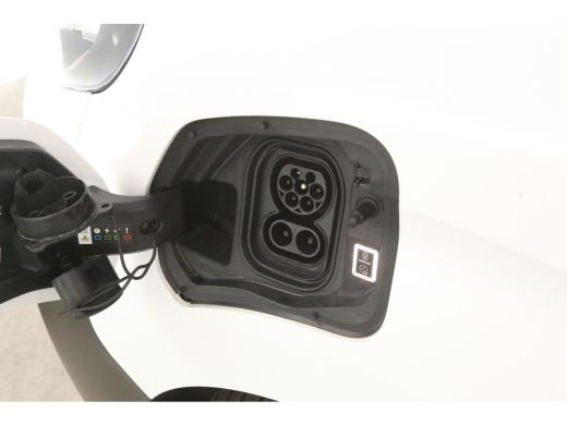 Peugeot e-Traveller Kombi 75 kWh L3H1 8 Zits | Snelladen | SOH 90% | Airco | Camera | Cruise | Parkeersensoren ActivLease financial lease