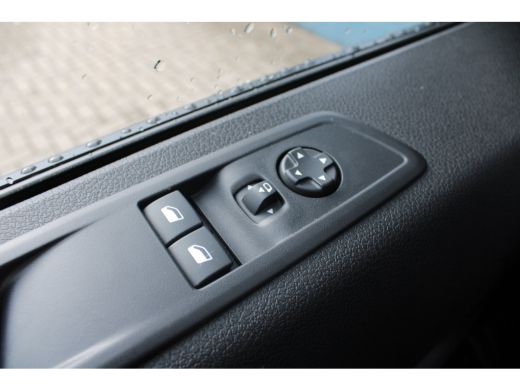 Peugeot e-Expert L3 75 kWh | 8 JAAR GARANTIE | CAMERA | NAVI | DRAADLOOS CARPLAY | COMFORT WAND | ActivLease financial lease