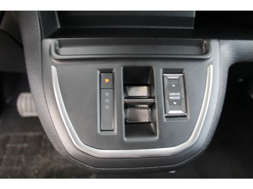 Peugeot e-Expert L3 75 kWh | 8 JAAR GARANTIE | CAMERA | NAVI | DRAADLOOS CARPLAY | COMFORT WAND | ActivLease financial lease
