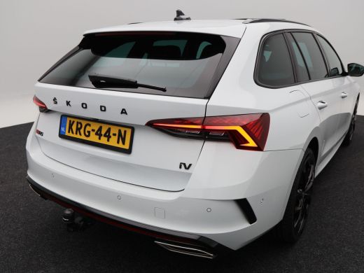 Skoda Octavia Combi 1.4 TSi 245 Pk RS iV PHEV Business | Full LED | Trekhaak | Stoelverwarming | Panoramadak | ... ActivLease financial lease
