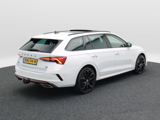 Skoda Octavia Combi 1.4 TSi 245 Pk RS iV PHEV Business | Full LED | Trekhaak | Stoelverwarming | Panoramadak | ... ActivLease financial lease
