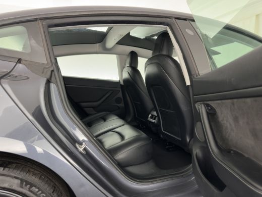 Tesla Model 3 RWD 60 kWh [3-Fase-11kW] {SoH-88%} (INCL-BTW) Aut. *PANO | AUTOPILOT | LEATHER | KEYLESS | FULL-L... ActivLease financial lease