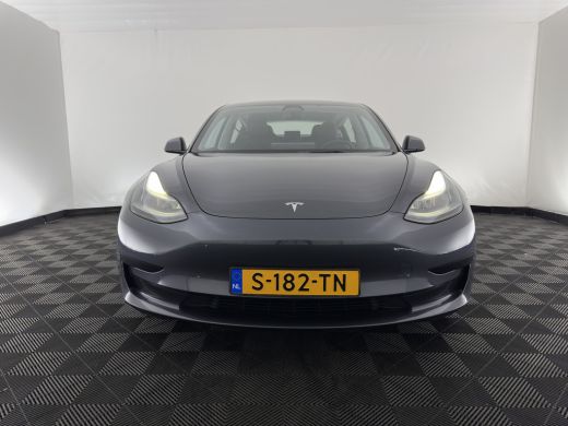 Tesla Model 3 RWD 60 kWh [3-Fase-11kW] {SoH-88%} (INCL-BTW) Aut. *PANO | AUTOPILOT | LEATHER | KEYLESS | FULL-L... ActivLease financial lease