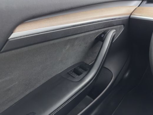 Tesla Model 3 RWD 60 kWh [3-Fase-11kW] {SoH-88%} (INCL-BTW) Aut. *PANO | AUTOPILOT | LEATHER | KEYLESS | FULL-L... ActivLease financial lease