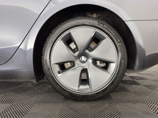 Tesla Model 3 RWD 60 kWh [3-Fase-11kW] {SoH-88%} (INCL-BTW) Aut. *PANO | AUTOPILOT | LEATHER | KEYLESS | FULL-L... ActivLease financial lease