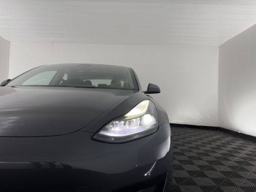 Tesla Model 3 RWD 60 kWh [3-Fase-11kW] {SoH-88%} (INCL-BTW) Aut. *PANO | AUTOPILOT | LEATHER | KEYLESS | FULL-L... ActivLease financial lease