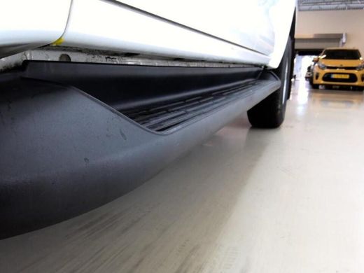 Toyota Hilux 2.4 D-4D AUTOMAAT 4WD 4x4 Double Cab ActivLease financial lease
